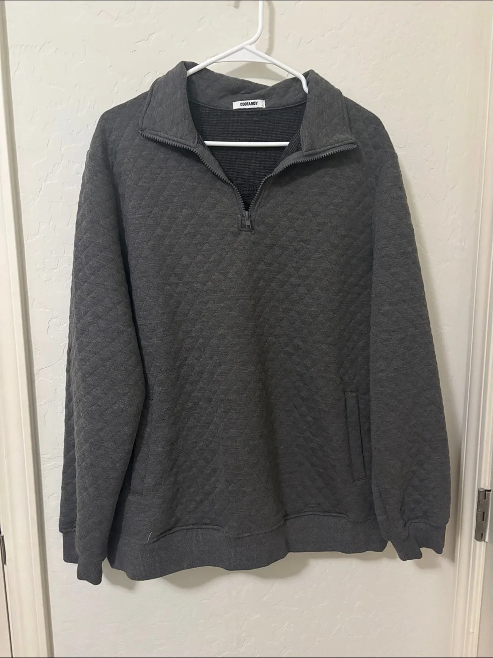 Men's Quilted Quarter-Zip Sweater - Charcoal